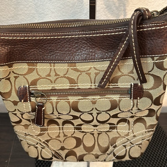 Coach shoulder bag. Coach Signature C Shoulder bag
Coach - Picture 7 of 9